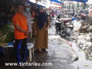 Camat Bagan Batu Merasa Malu Jika Dilihat Orang Luar , Tinjau Pengangkutan Sampah di Bagan Batu.