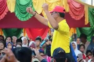 Bupati Rohil H.Suyatno Menikmati lantunan lagi dari Nurliza DA4