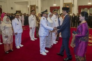 Jokowi Lantik Lima Gubernur Baru dan Wakil Gubernur