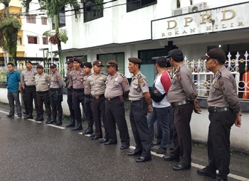 Polisi