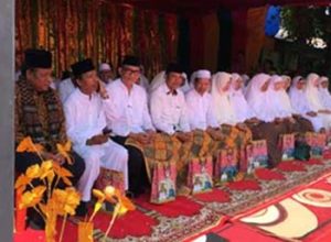 Bupati Lepas dan Tepung Tawari 50 CJH dari Lingkungan Disdikbud Rohil