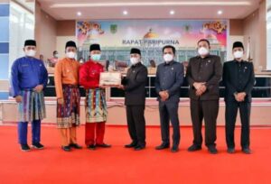 Sidang Paripurna DPRD Rohil : Bupari Afrizal Sampaikan Nota Keuangan Dan perubahan APBD Tahun 2021,Selasa 28/9/2021