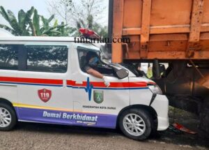 Diduga Supir Kurang hati hati sehingga Nabrak Belakang Truk