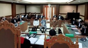 Sidang Pembacaan Dakwaan Dlm Perkara Tipikor , Dan Pencucian Uang Dlm Pengelolaan Dana Investasi PT.Ansuransi Jiwa Taspen Atas Nama Terdakwa Hasti Sriwahyuni , Maryoso Sumaryono , Dan Amar Maaruf