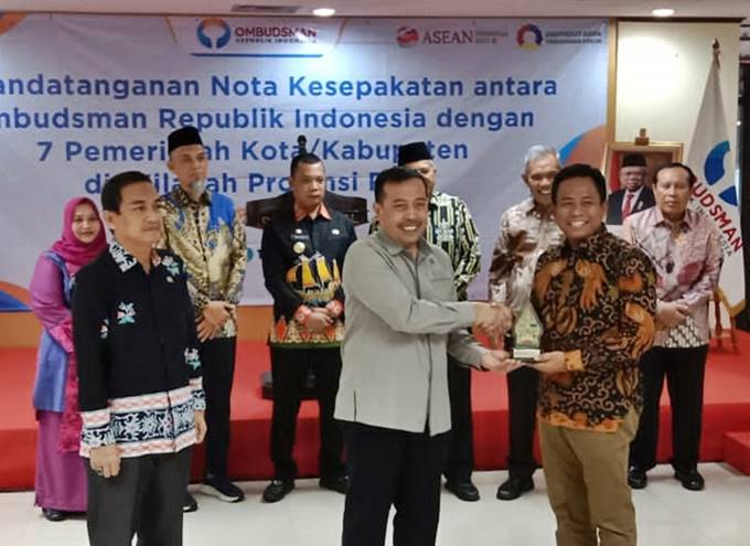 Sinergitas Peningkatan Pelayanan Publik, Wabup Rohil Hadiri Penandatangani MoU Dengan Ombudsman RI