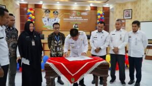 Buka Pelatihan Kewirausahaan, Bupati Rohil Harap Produk UMKM Bisa Masuk Indomaret