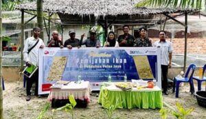 Tingkatkan Kapasitas Kelompok Binaan, PT KPI RU Dumai Adakan Pelatihan Pemijahan Ikan