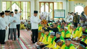 Bupati Rohil Lepas 281 Jamaah Haji Menujun Pekanbaru