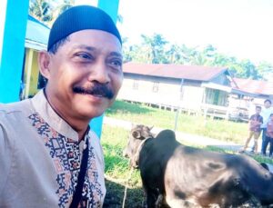 Ketua DPC PROJAMIN Sutrisno ,Serahkan 1 Ekor Hewan Kurban kepada Mushollah Nurul Falah Jl Baik Baik Bagansiapiapi
