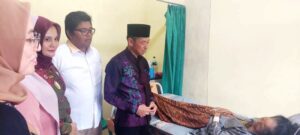 Bupati Rohil Afrizal Sintong.S.IP., Kunjungi Puskesmas Sedinginan