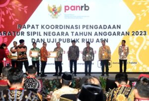 Tata Kelola Pengadaan ASN Terbaik, Kemenkumham Terima Penghargaan dari Menpan