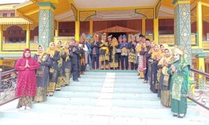 Ketua DPH LAMR Kota Dumai , Sambut Kedatangan 17 Suku Di Balai Adat Gedung LAMR Dumai