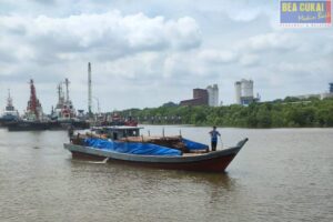 Satuan Tugas Patroli Laut BC-10001 BC Dumai , Berhasil Amankan Kayu Teki Dan Dugaan TPPO