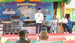 Kembangkan Kemampuan dan Ketrampilan, Bupati Rohil Buka Festival Kupas Kerang Sebelah Tangan