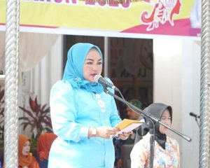 Sanimar Afrizal Sintong Istri Bupati Rohil; Inspektur Upacara Di Hari Ibu Ke-95 Tahun 2023