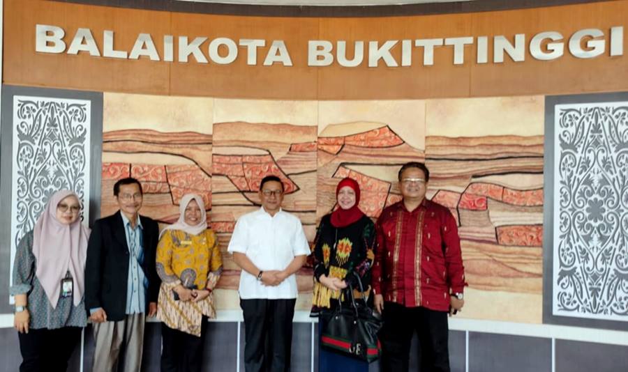 Delegasi IMLF dari 21 Negara Bakal Hadiri Panggung Baca Puisi Dunia IMLF-3 di Jam Gadang