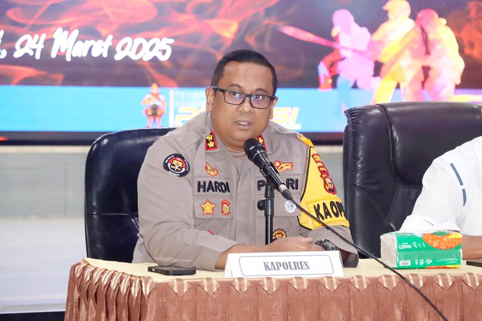 Dalam Meningkatkan Kemampuan Penyidik Dalam Penyelidikan Tindak Pidana Karhutla, Polda Riau Menggelar Kegiatan Coaching Clinic Di Aula Polres Dumai