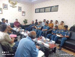 Wartawan Gruduk Masuk Ruangan Kantor DPRD Kota Dumai , Ketahuan PT.Argo Murni RDP Di Ruang VIP Lantai II
