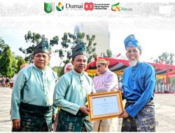 Berkah di Hari Jadi Ke-68 Prov.Riau Wako H.Paisal.SKM.,MARS Menerima Penghargaan Terbaik I Pembangunan Daerah Riau Tahun 2025