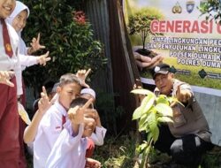 Polisi Dumai laksanakan penanaman pohon bersama siswa MI Alfalah