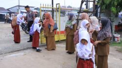 Kuatkan Program Polisi Bersama Masyarakat, Wakapolres Rohil Pimpin ‘Strong Point’ Pagi